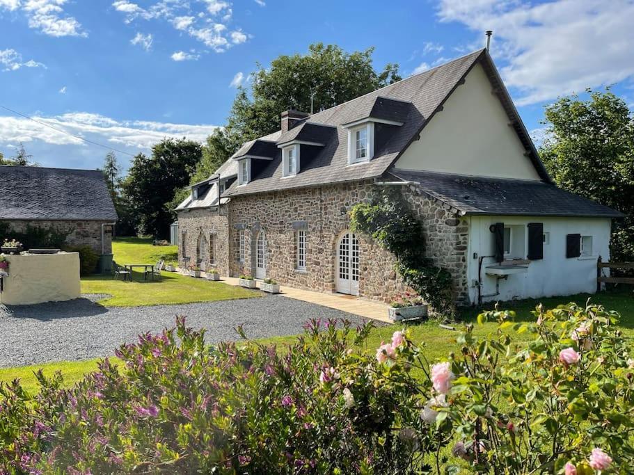 18th Century In Spacious Private Grounds Notre-Dame-de-Cenilly