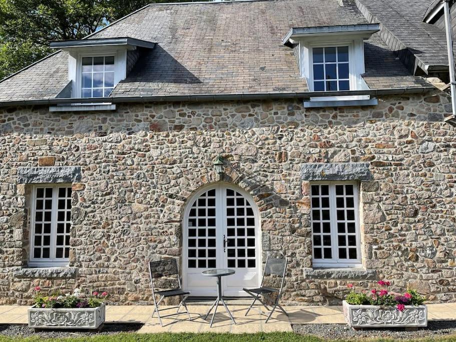 Holiday home 18th Century In Spacious Private Grounds Notre-Dame-de-Cenilly