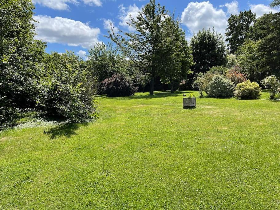 18th Century In Spacious Private Grounds Notre-Dame-de-Cenilly